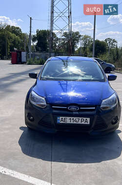 Хэтчбек Ford Focus 2011 в 