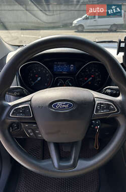 Седан Ford Focus 2017 в 