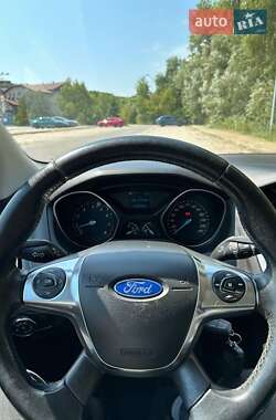 Седан Ford Focus 2013 в 