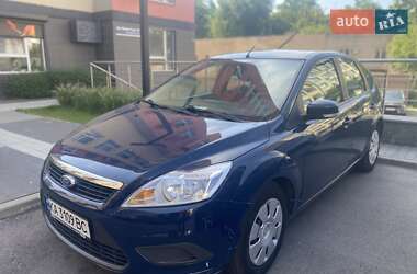 Хэтчбек Ford Focus 2011 в 