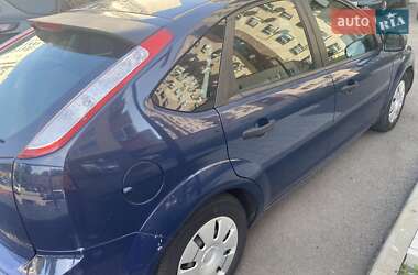 Хэтчбек Ford Focus 2011 в 