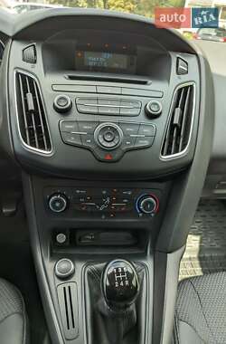 Хэтчбек Ford Focus 2017 в 