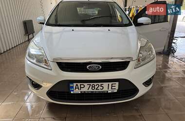 Хэтчбек Ford Focus 2010 в 