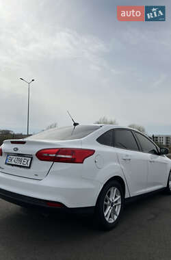 Седан Ford Focus 2016 в 