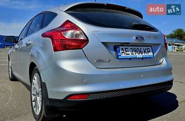Хэтчбек Ford Focus 2012 в 