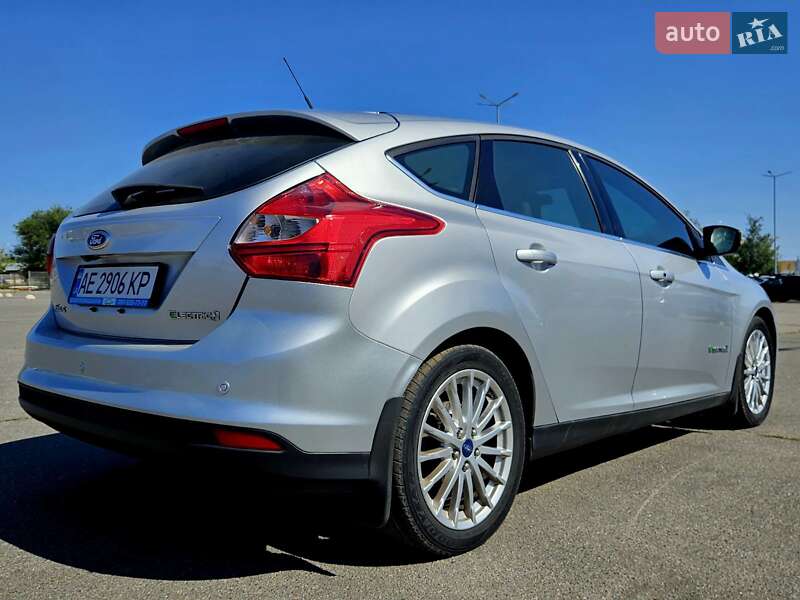 Хэтчбек Ford Focus 2012 в Днепре фото 10 Хэтчбек Ford Focus 2012 в Днепре