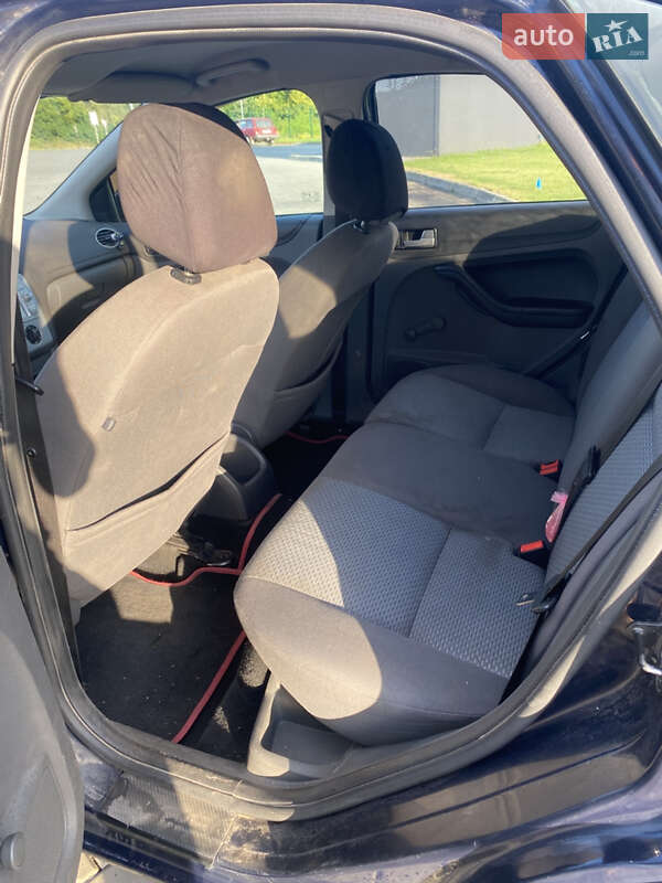 Хэтчбек Ford Focus 2006 в Луцке фото 10 Хэтчбек Ford Focus 2006 в Луцке