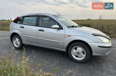 Хэтчбек Ford Focus 2004 в 