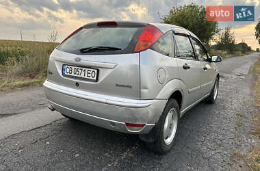 Хэтчбек Ford Focus 2004 в 