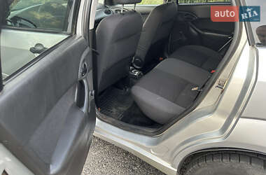 Хэтчбек Ford Focus 2004 в 