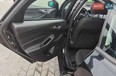 Хэтчбек Ford Focus 2015 в 
