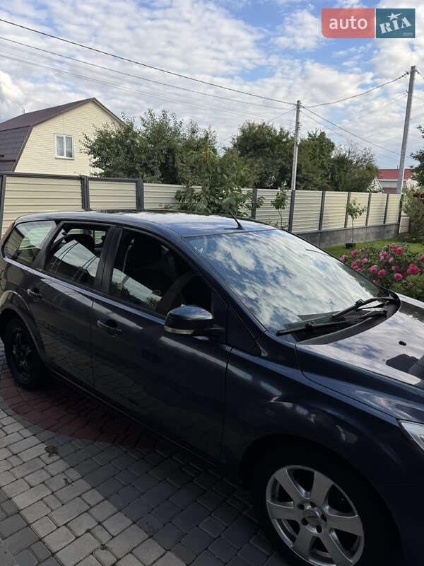 Универсал Ford Focus 2010 в 