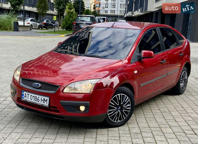 Хэтчбек Ford Focus 2006 в 