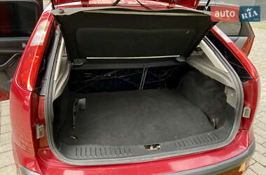 Хэтчбек Ford Focus 2006 в 
