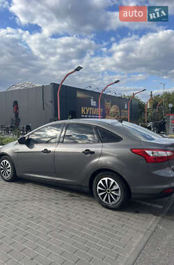 Седан Ford Focus 2013 в 