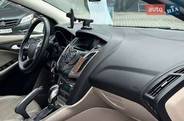 Седан Ford Focus 2011 в 