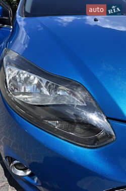 Хэтчбек Ford Focus 2014 в 