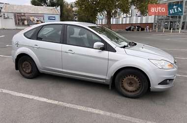Хэтчбек Ford Focus 2010 в 
