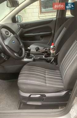 Хэтчбек Ford Focus 2010 в 