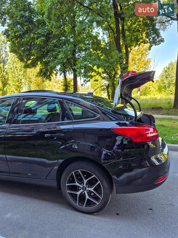Седан Ford Focus 2017 в Чернигове