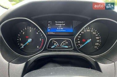 Хэтчбек Ford Focus 2015 в 