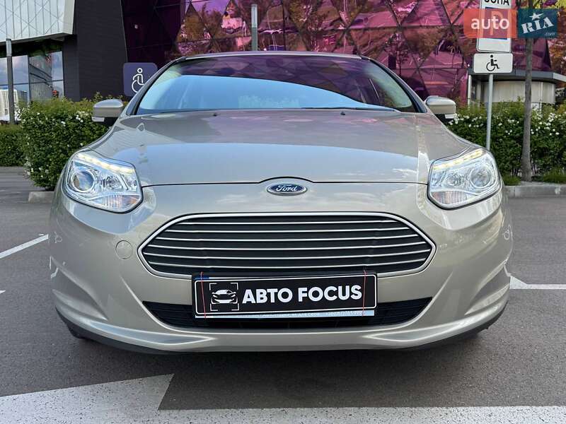 Хэтчбек Ford Focus 2017 в Киеве
