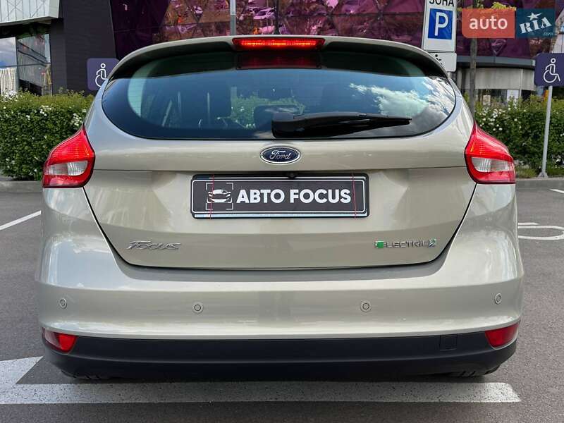 Хэтчбек Ford Focus 2017 в Киеве