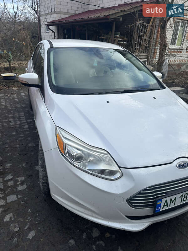 Хэтчбек Ford Focus 2012 в Житомире фото 8 Хэтчбек Ford Focus 2012 в Житомире