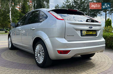 Хэтчбек Ford Focus 2010 в 