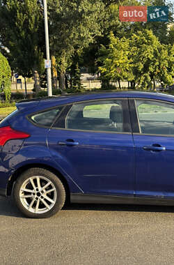 Хэтчбек Ford Focus 2015 в 