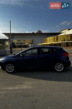 Хэтчбек Ford Focus 2015 в 