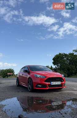 Хэтчбек Ford Focus 2016 в Киеве