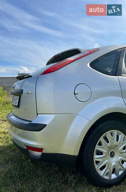 Хэтчбек Ford Focus 2007 в 