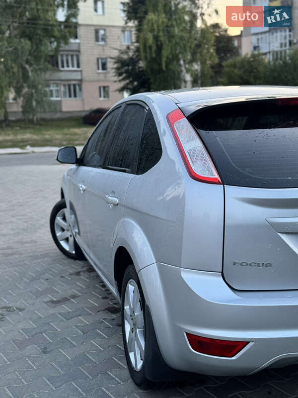 Хэтчбек Ford Focus 2011 в Умани