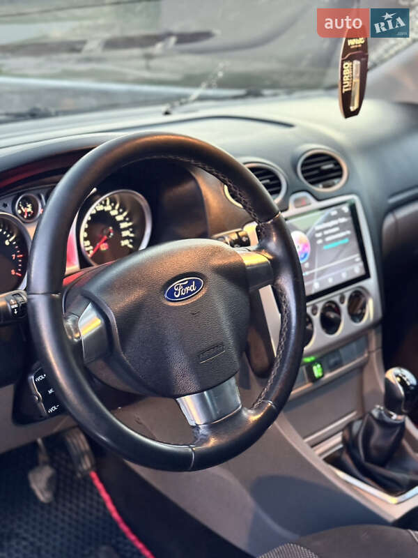 Хэтчбек Ford Focus 2011 в Умани