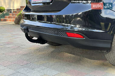 Хэтчбек Ford Focus 2012 в 