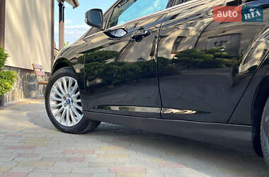 Хэтчбек Ford Focus 2012 в 