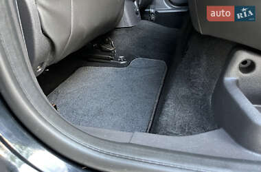 Хэтчбек Ford Focus 2012 в 