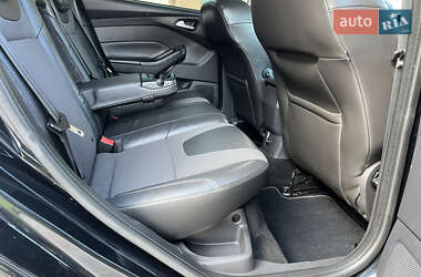 Хэтчбек Ford Focus 2012 в 