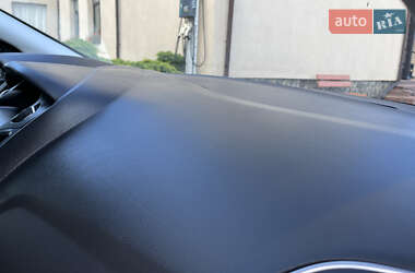 Хэтчбек Ford Focus 2012 в 