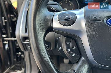 Хэтчбек Ford Focus 2012 в 