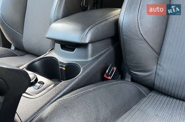 Хэтчбек Ford Focus 2012 в 