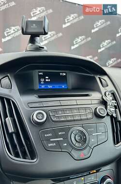 Седан Ford Focus 2015 в 