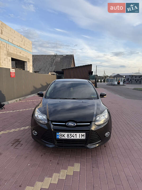 Хэтчбек Ford Focus 2013 в Сарнах