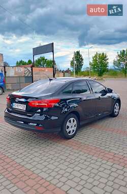 Седан Ford Focus 2015 в 