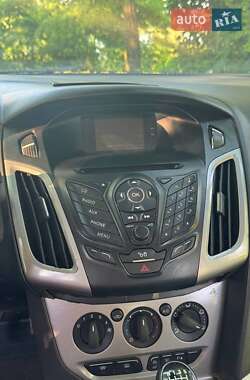 Универсал Ford Focus 2012 в 