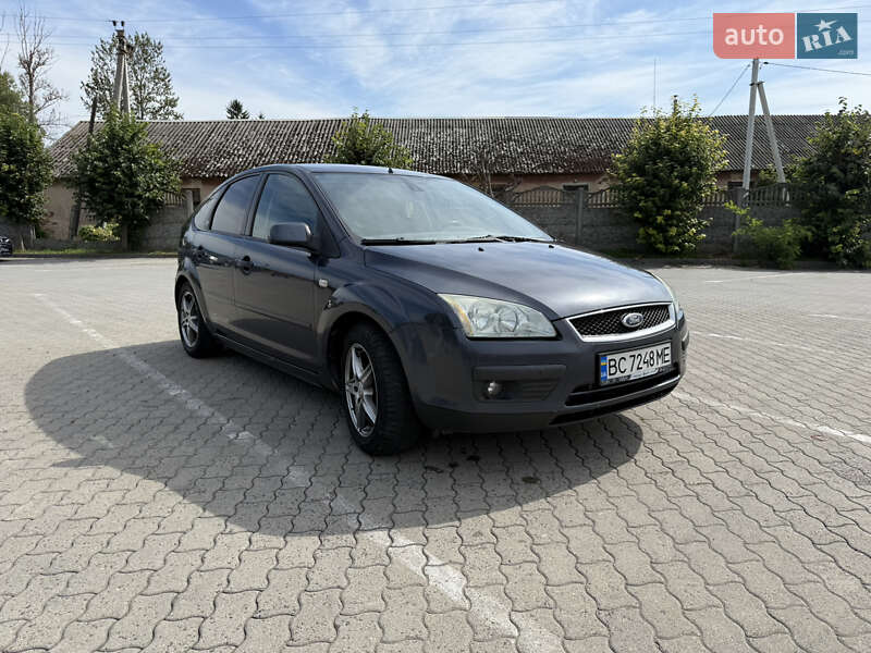 Хэтчбек Ford Focus 2005 в Городке