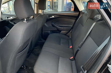 Седан Ford Focus 2017 в 