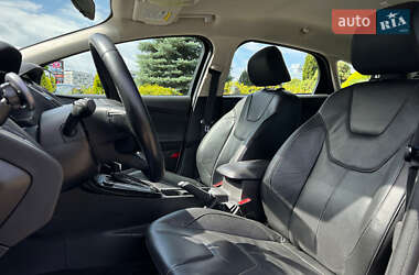 Хэтчбек Ford Focus 2015 в 