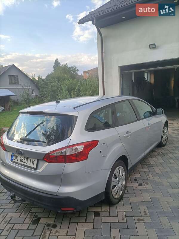 Універсал Ford Focus 2011 в Здолбуніві фото 3 Універсал Ford Focus 2011 в Здолбуніві